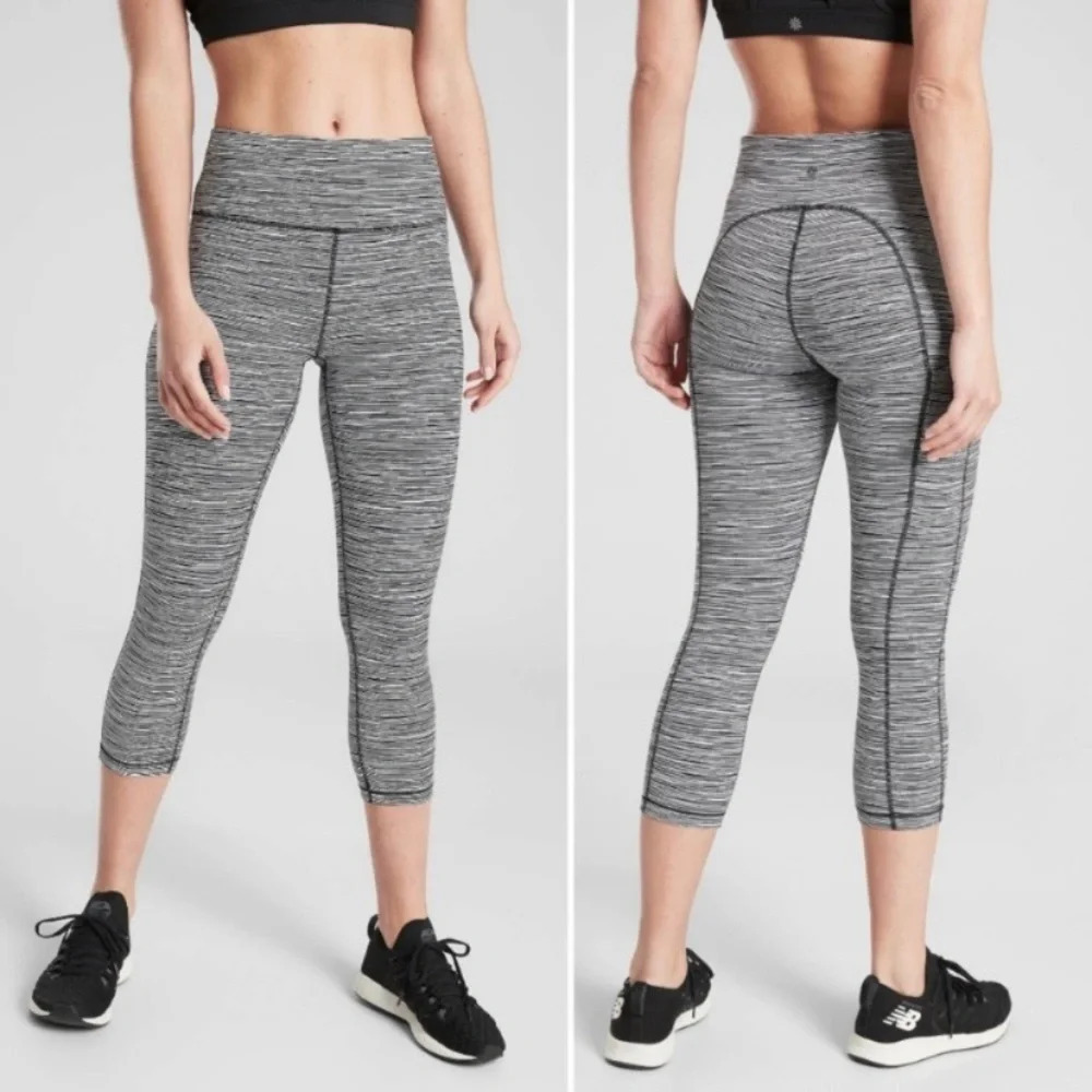 Athleta Ultimate Linear Lines Capri‎ Pant